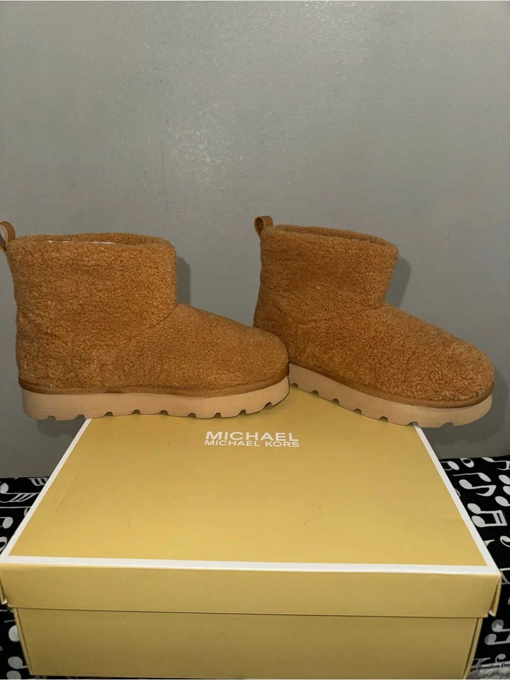 Michael Kors Winnie Boots size 8 NWT